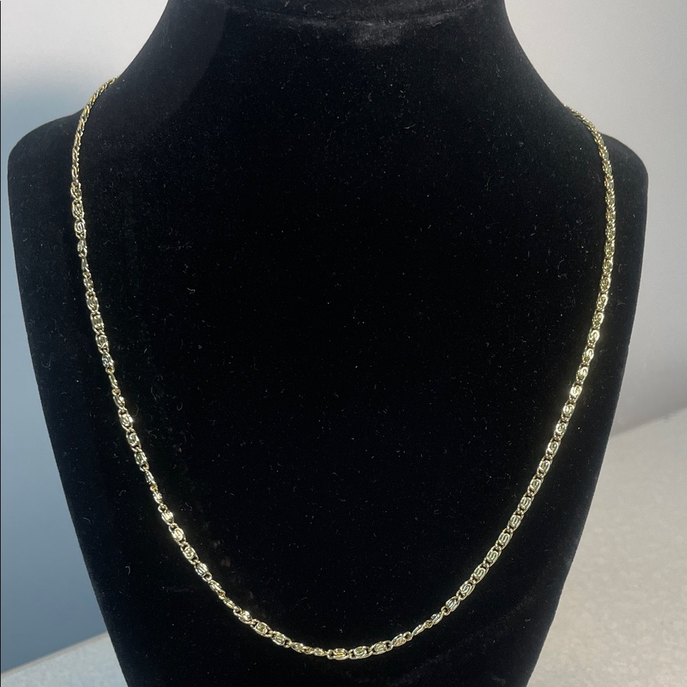 Elegant 18k gold plated scroll chain necklace